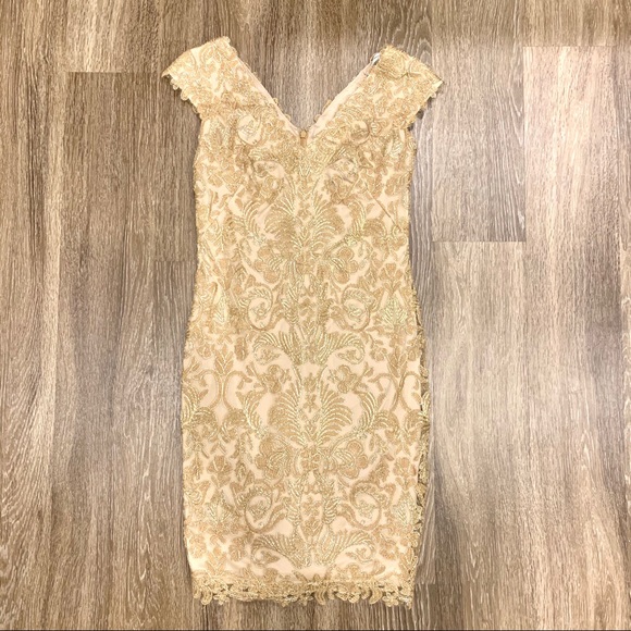 Tadashi Shoji Dresses & Skirts - Tadashi Shoji Floral Dress